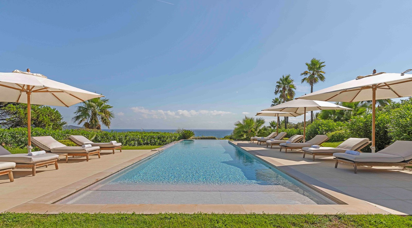 Villa à louer à Ramatuelle avec piscine et palmiers