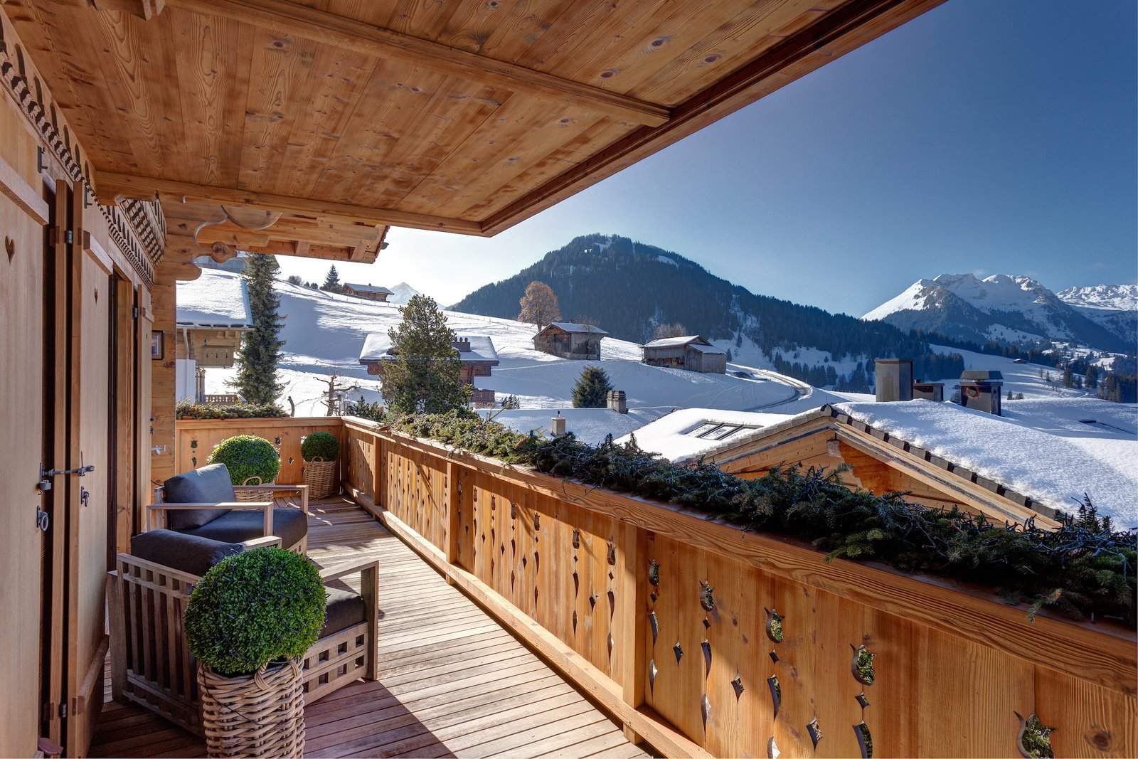 Balcon ouvert sur le Wasserngrat et les Alpes